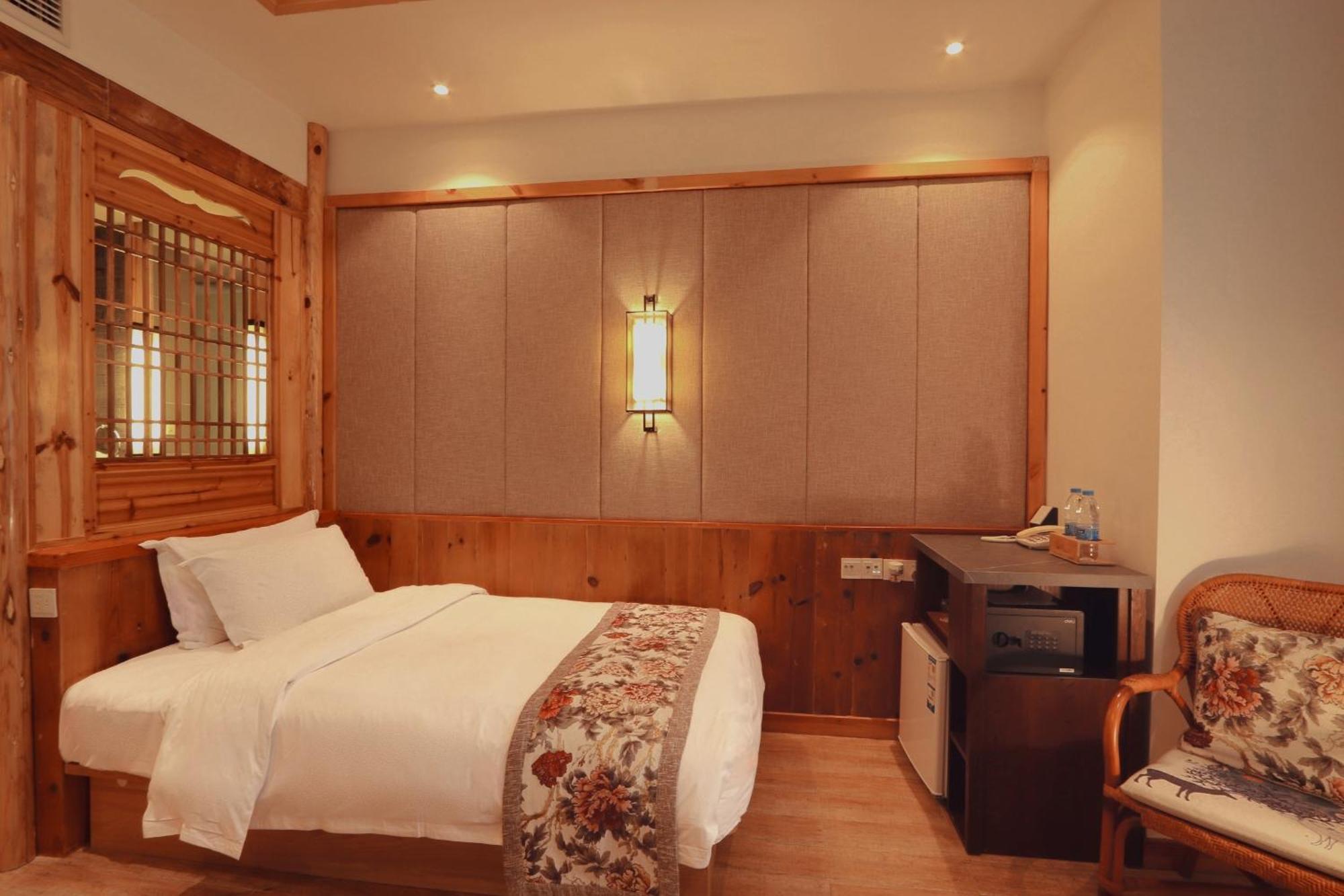 Mild Spring Boutique Hotel Montes Huang Exterior foto